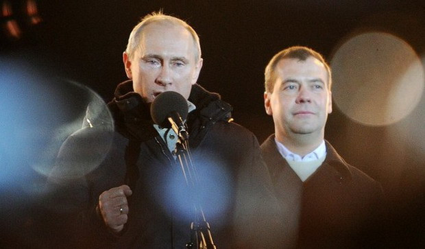 Putin zaferini kutluyor - Resim: 3