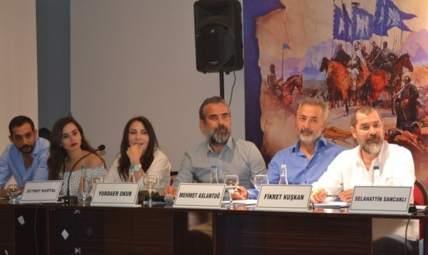 Direniş Karatay'ın çekimleri başladı! Mehmet Aslantuğ ''Hasretimiz var'' - Resim: 2