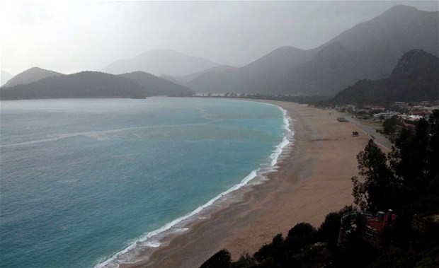 Ölüdeniz kahverengi oldu - Resim: 1