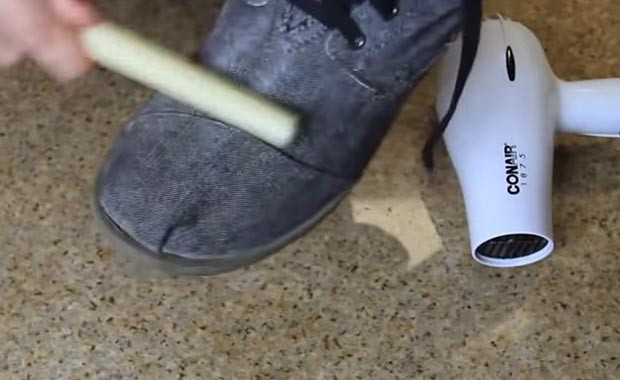 Mumu ayakkabınısına sürüp fön ile ısıtınca... - Resim: 1