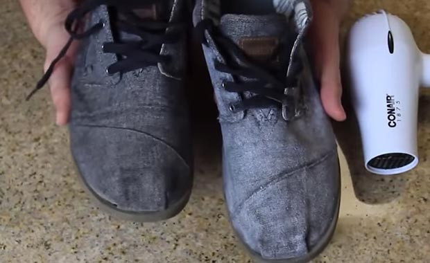 Mumu ayakkabınısına sürüp fön ile ısıtınca... - Resim: 3