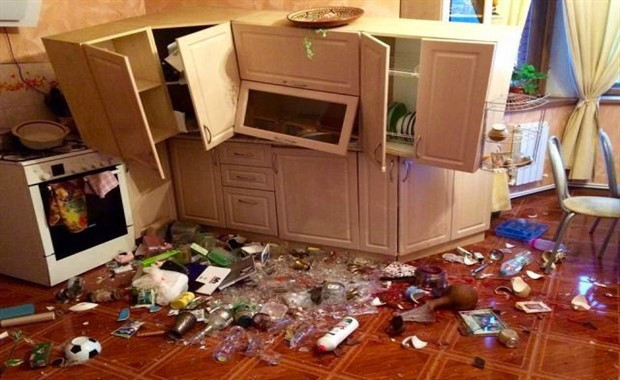 Yok böyle talihsizlik merdivene sıkıştı olanlar oldu - Resim: 1