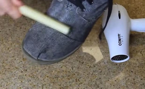 Bir mum ve saç kurutma makinesi ile kışı geçirin bakın nasıl - Resim: 1