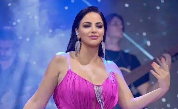 Şarkıcı Zara’nın gözlerden uzak büyüttüğü kızı Dila güzelliğiyle annesine benzetildi - Resim: 3