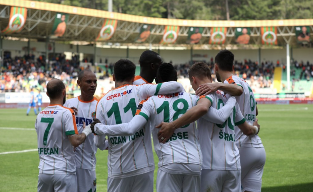 4 penaltı verildi Alanyaspor-Erzurumspor karşılaşmasında görülmemiş olay - Resim: 0