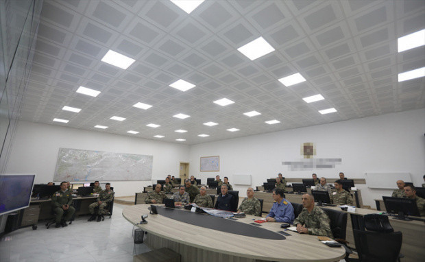 Hulusi Akar ve kuvvet komutanlarından sıfır noktasında denetleme - Resim: 1