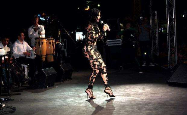 Arap Dünyasını sarsan dekolte - Resim: 4