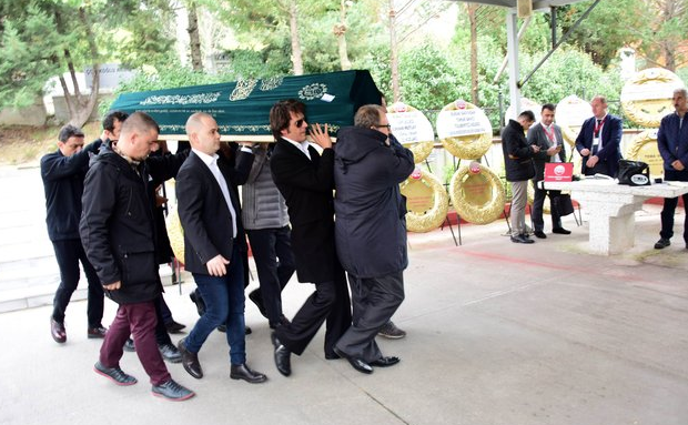 Mehmet Günsür'den babaya son bakış! Hüngür hüngür ağladı - Resim: 3