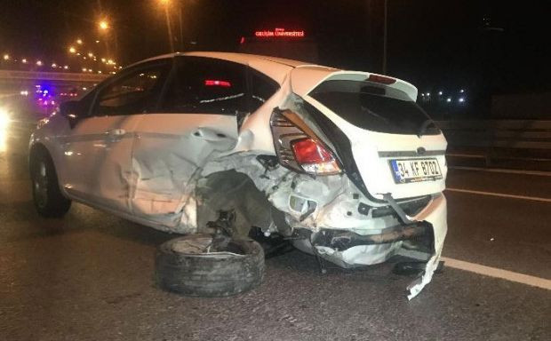 Esenyurt'ta feci kaza! 4 yaralı - Resim: 0