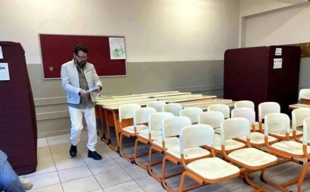 Ünlü isimler 31 Mart yerel seçimleri için sandık başına gitti - Resim: 3