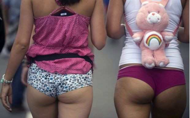 Çıplak eylemlere bir yenisi daha eklendi - Resim: 4