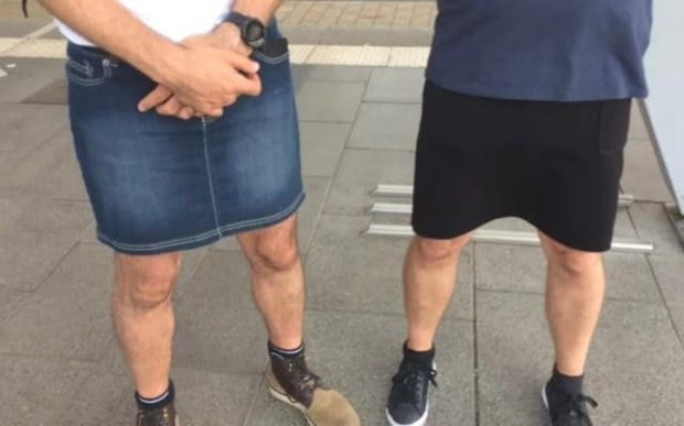 Etek giyen o erkekler ne yapmaya çalışıyor? - Resim: 4