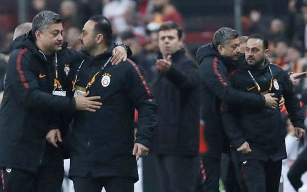 Hasan Şaş Benfica kulübesiyle tartıştı - Resim: 0