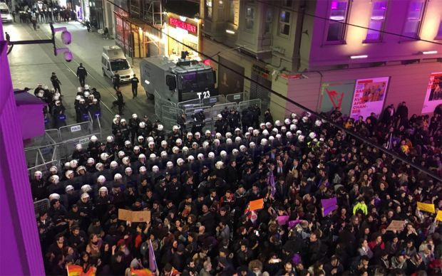 Ezan ıslıklanmadı denildi AK Parti Sözcüsü Ömer Çelik'ten 'kesin' açıklama - Resim: 0