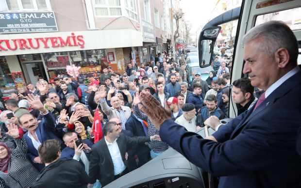 Güngören'de bulunan Binali Yıldırım 'Etnik kimliğinizle gurur duyun' - Resim: 0