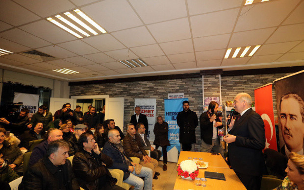 Başkan Uysal'dan gençlere: Havai fişeklerin hepsini bitirmeyin - Resim: 0