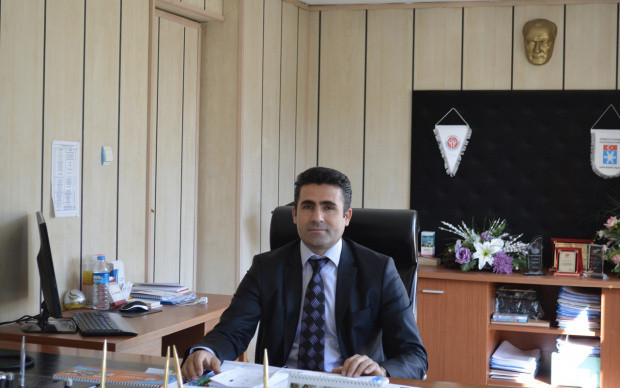 Erdal Arıkan kimdir aslen nereli Bingöl belediye başkanı adayı eşi çocukları - Resim: 0