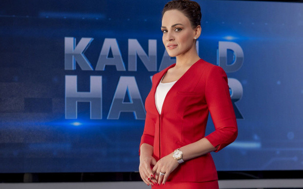 Kılıçdaroğlu'na attığı kahkaha olay olmuştu! Buket Aydın'ın önlenemez düşüşü - Resim: 0