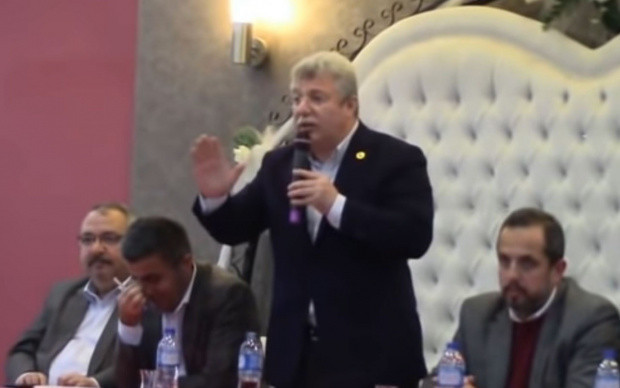 Muhammet Emin Akbaşoğlu, "Çay-simit" hesabı eleştirilerine ateş püskürdü! - Resim: 0