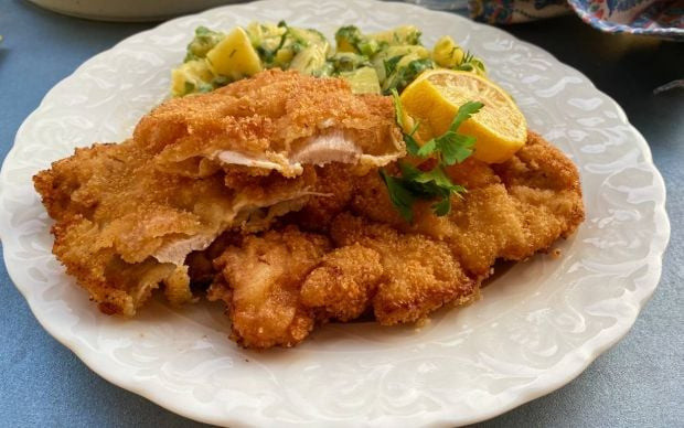 Tavuk şinitzel nasıl yapılır çıtır çıtır efsane lezzet! - Resim: 0