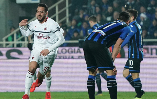 Hakan Çalhanoğlu yıldızlaştı Milan galibiyete 3 golle ulaştı - Resim: 0