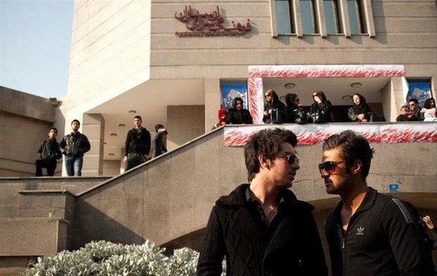 Sosyal hayatta kendine has kuralları olan ülke İran - Resim: 2