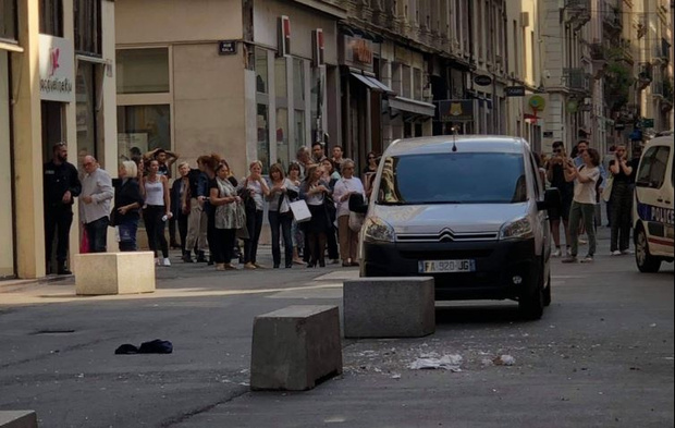 Fransa’da bombalı paket patladı 8 yaralı - Resim: 0