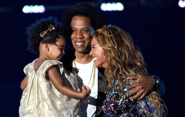 Doğmamış bebeklerine 1 milyon dolar yatıran ünlü - Resim: 1