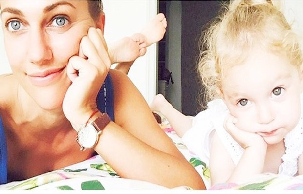 Doğmamış bebeklerine 1 milyon dolar yatıran ünlü - Resim: 2