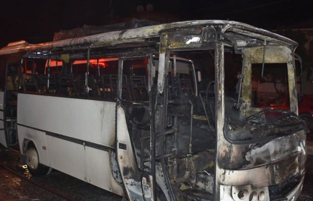 İzmir'de korkunç olay! Seyir halindeki araç bir anda küle döndü - Resim: 0