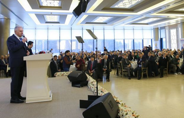 Binali Yıldırım'dan Zeytinburnu'nda Suriyeli mesajı : 'Kulağından tutar...' - Resim: 0