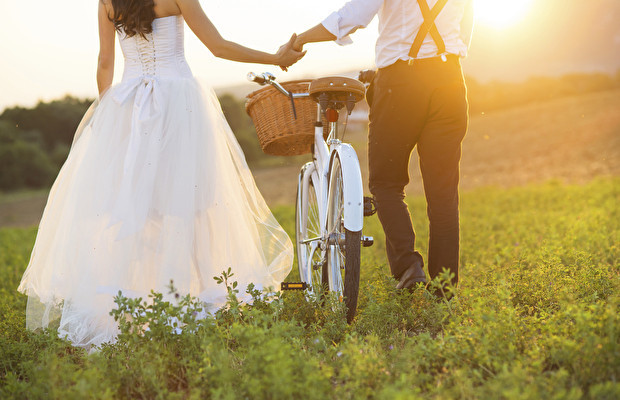 Böyle gelenek görülmedi! Gelinin annesi gerdek gecesini izliyor - Resim: 1