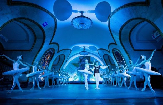 Rusya Metrosunda Bale Gösterisi! - Resim: 2