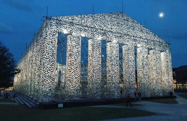 100 bin yasak kitaptan bakın nasıl anıt inşa edildi! - Resim: 1