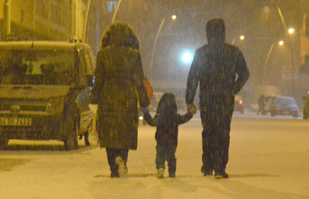 Erzurum, Kars ve Tunceli'de kar yağışı etkili oldu - Resim: 2