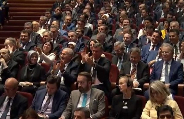 Erdoğan'ın avukatlara yeşil pasaport müjdesi Metin Feyzioğlu'nu böyle sevindirdi - Resim: 1