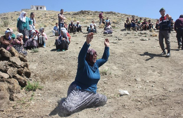 Baba ve 5 yaşındaki kızını katlettiler - Resim: 1