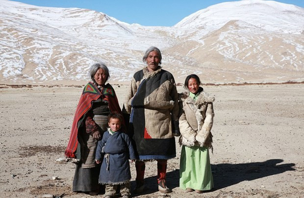 Medeniyetten uzak yaşayan kabile - Resim: 3