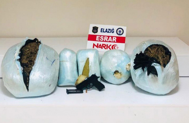 Elazığ'da uyuşturucu tacirlerine göz açtırılmadı! 2 kişi gözaltında - Resim: 0