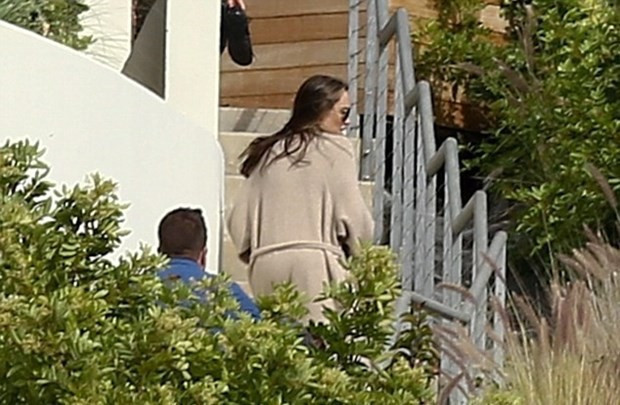 Angelina Jolie boşanma kararı sonrası ilk kez görüntülendi - Resim: 3