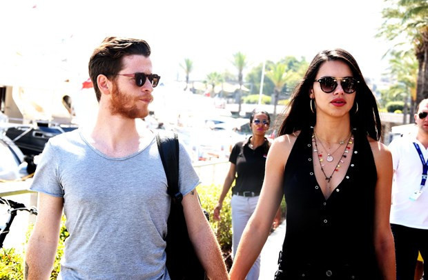 Adriana Lima Metin Hara'yı öpmelere doyamadı olay fotoğraf - Resim: 2