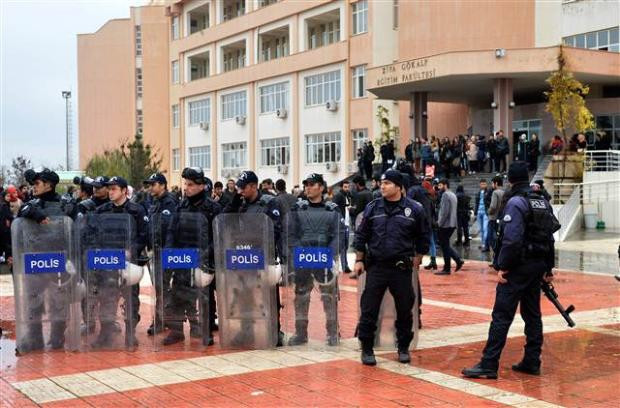 Dicle Üniversitesi'nde gerginlik ve müdahale - Resim: 4