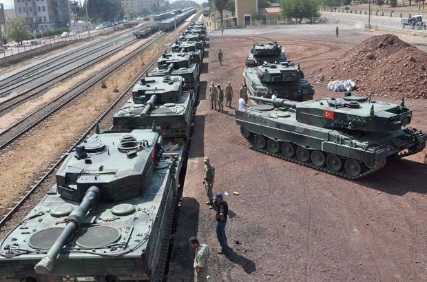 Suriye sınırında hareketli dakikalar tanklar ilerliyor - Resim: 2