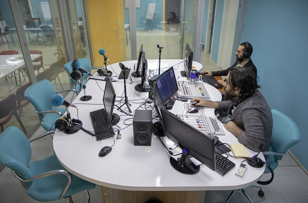 Gaziantep'ten yayın yapan Rozana FM’i 2 buçuk milyon Suriyeli dinliyor - Resim: 2