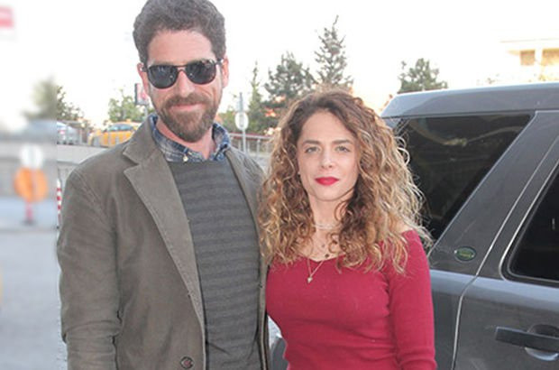 Cemal Hünal kimdir kaç yaşında eşi Lale Cangal kimdir? - Resim: 1