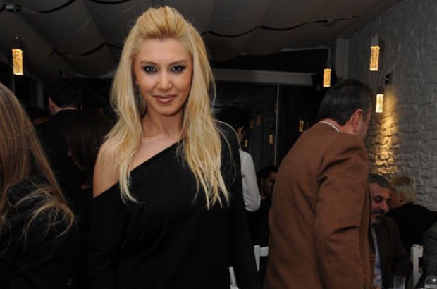 Örümcek ağını yüzüne sürüyor! Bir de pirinç var... - Resim: 3