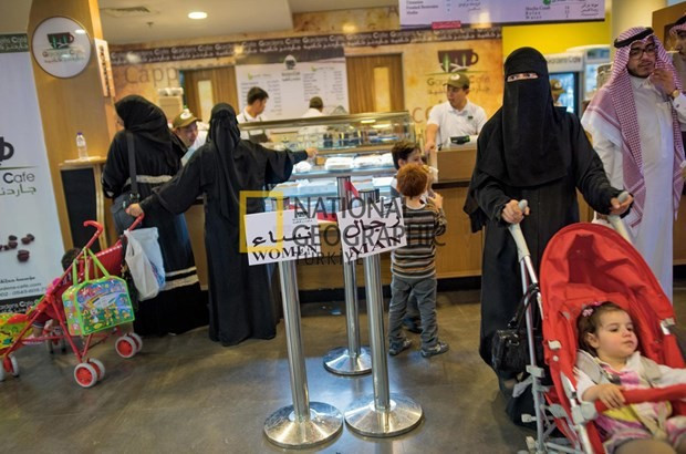 Burası Suudi Arabistan! Kadınlarının instagram pozları olay! - Resim: 4