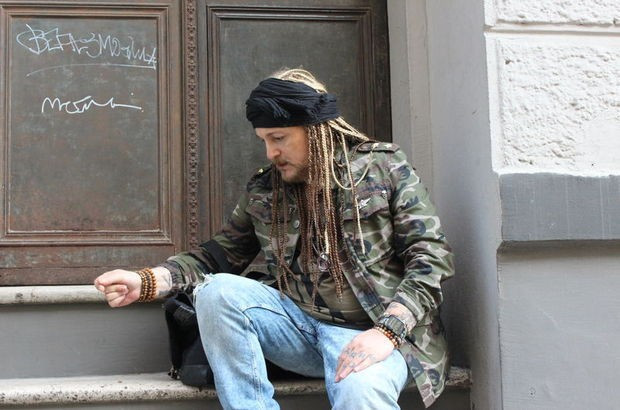 Harun Kolçak sırrı! Babasının reddettiği gay kardeşi... - Resim: 2