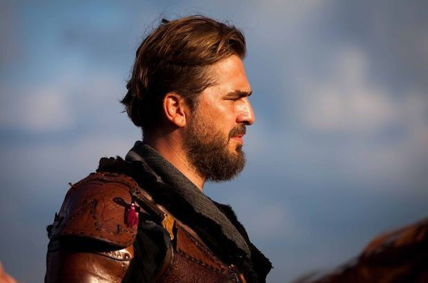 Diriliş Ertuğrul'dan bir dönem kapanıyor! Başrol diziden ayrılıyor - Resim: 1