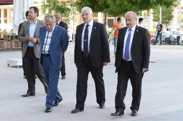 Ak Parti Grup Başkanvekili Mahir Ünal evlendi - Resim: 4